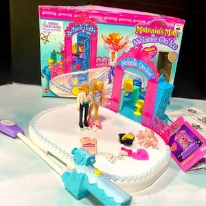 MELANIE’S MALL VINTAGE 1997 MELANIE ON ICE w/ ORIGINAL BOX